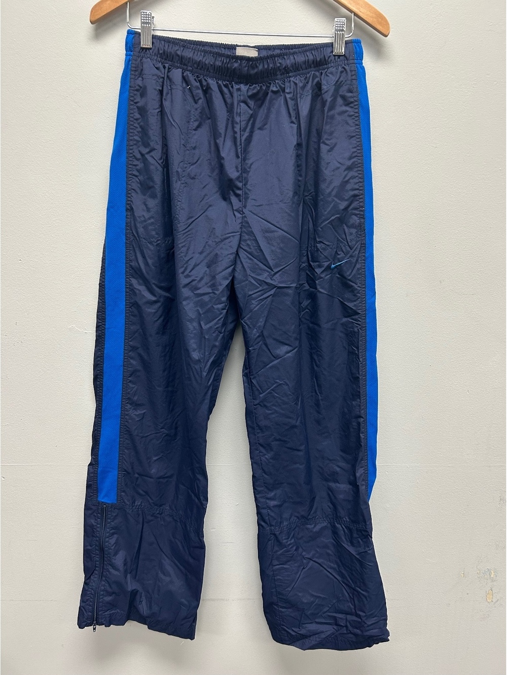 Vintage Nike Men's Navy Blue and Blue Striped Track Pants